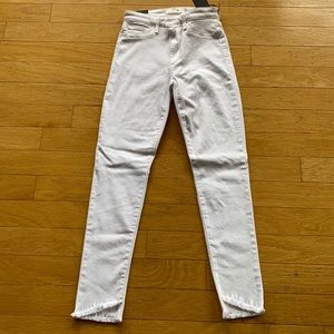 Joe’s white skinny jeans size 26